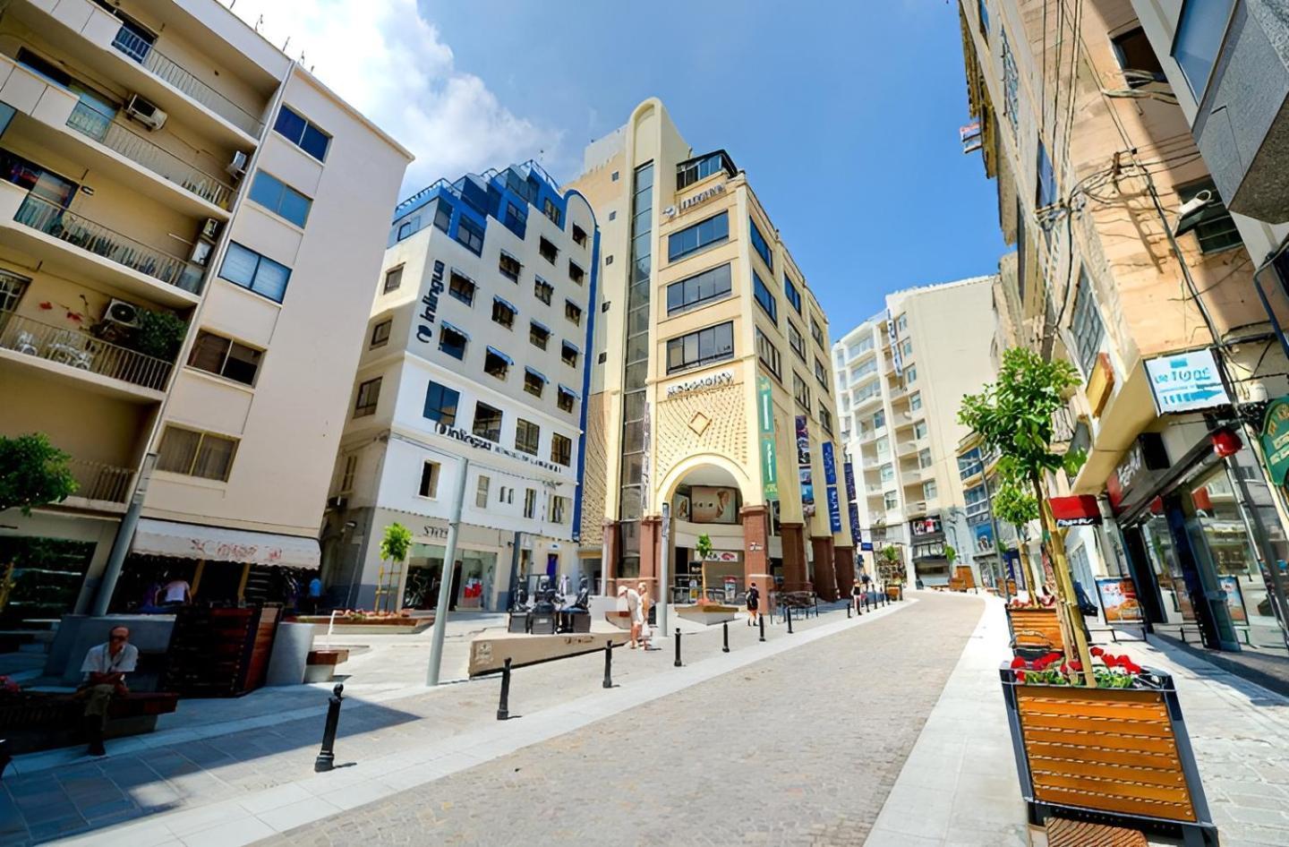 Stylish 2br Getaway Steps From The Promenade Sliema