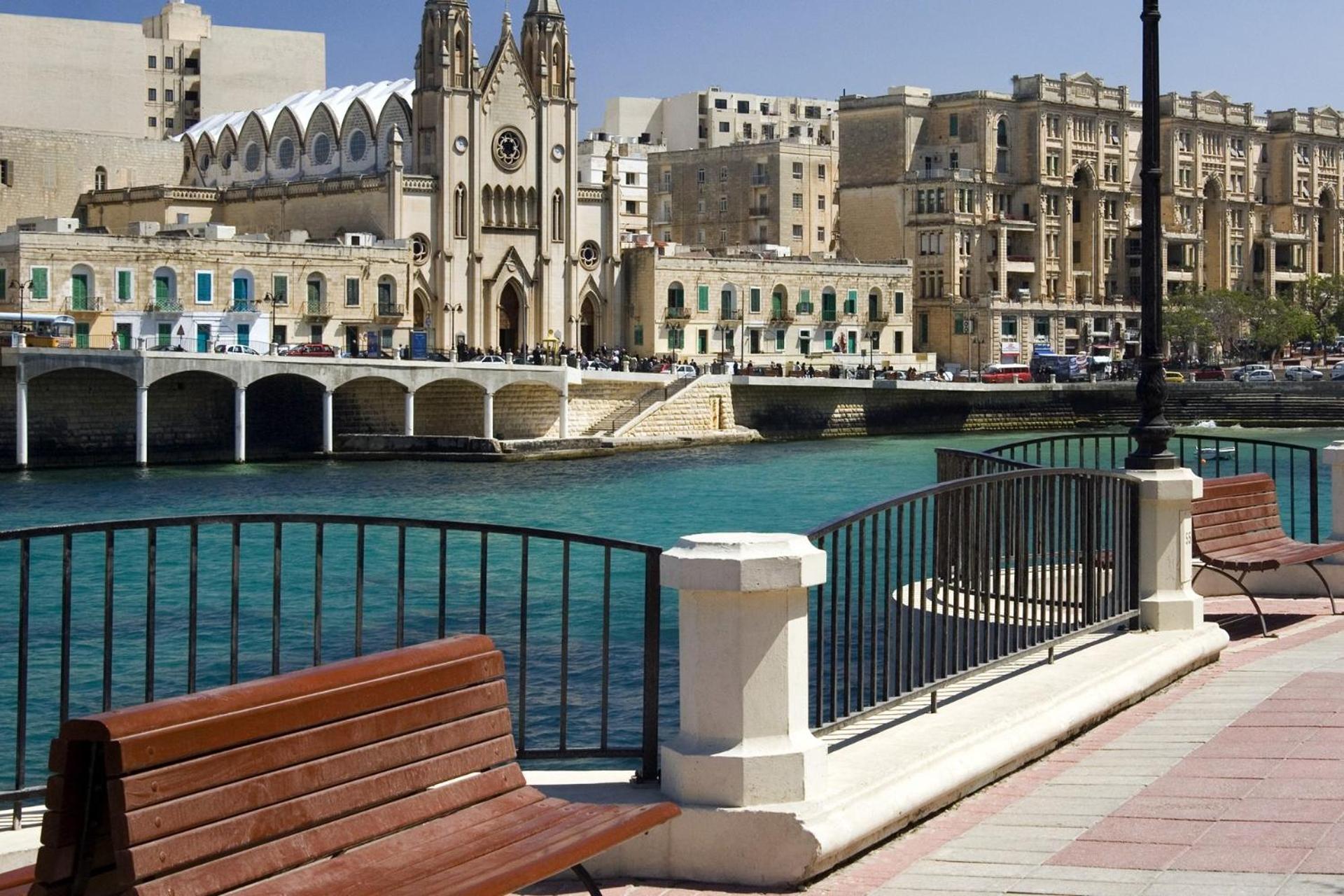 Stylish 2br Getaway Steps From The Promenade